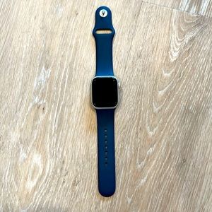 Apple Watch Series 7 GPS + Cellular